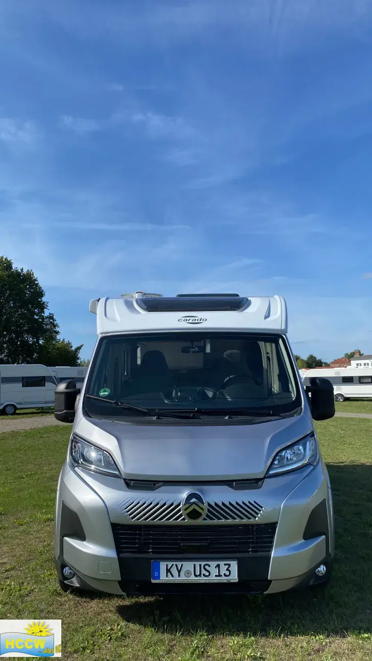 Frontal Vorne Carado VAN 132 Automatik + SAT & TV
