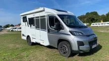 Schräg Vorne Carado VAN 132 Automatik + SAT & TV