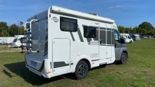 Schräg Hinten Carado VAN 132 Automatik + SAT & TV