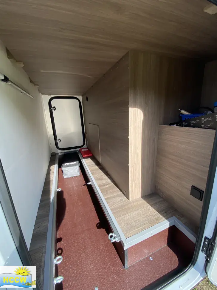 Heckgarage Carado VAN 132 Automatik + SAT & TV