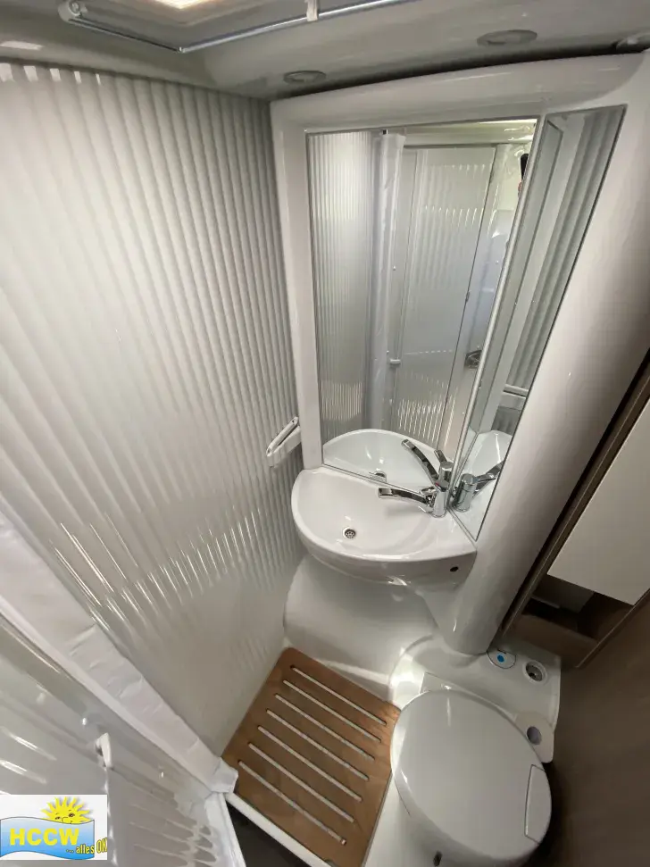 Toilette Carado VAN 132 Automatik + SAT & TV