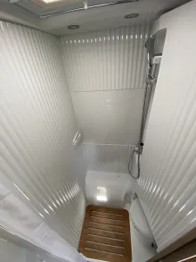 Dusche Carado VAN 132 Automatik + SAT & TV