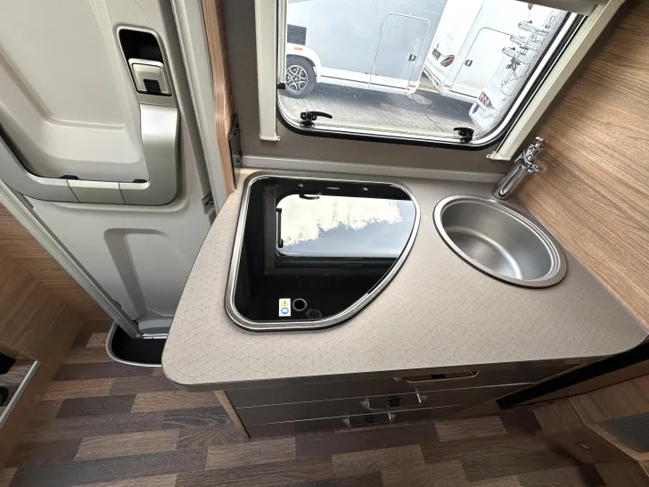 Fahrzeugbild Weinsberg CaraCompact EDITION PEPPER 600 MEG Verkauf im Kundenauftrag #14