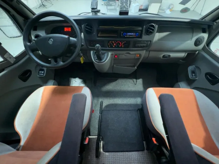 Fahrzeugbild Renault Bürstner MegaVan IT 675/Festbett+Hubbett/Solar #6