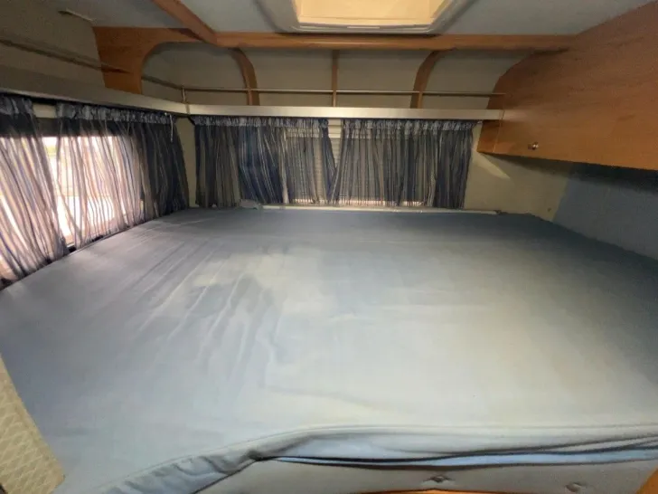 Fahrzeugbild Renault Bürstner MegaVan IT 675/Festbett+Hubbett/Solar #10