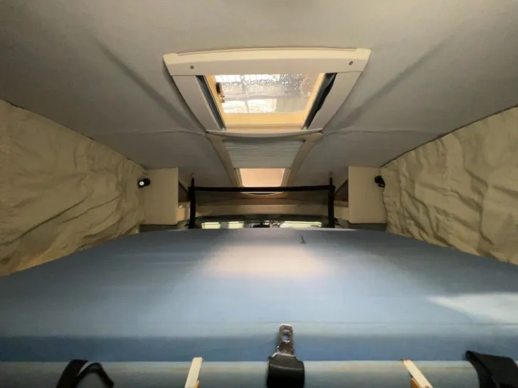 Fahrzeugbild Renault Bürstner MegaVan IT 675/Festbett+Hubbett/Solar #11