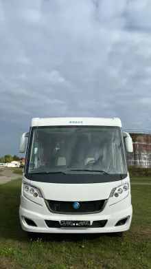 Frontal Vorne Knaus Sky i 700 LEG