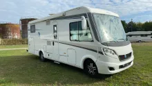 Schräg Vorne Knaus Sky i 700 LEG