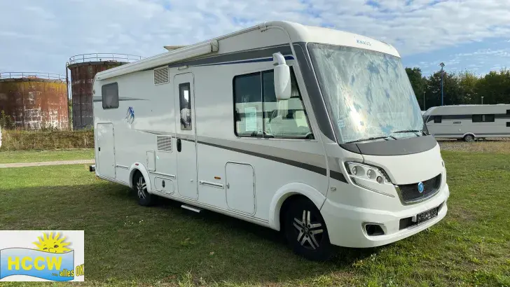 Schräg Vorne Knaus Sky i 700 LEG