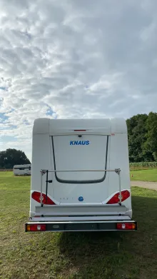 Frontal Hinten Knaus Sky i 700 LEG