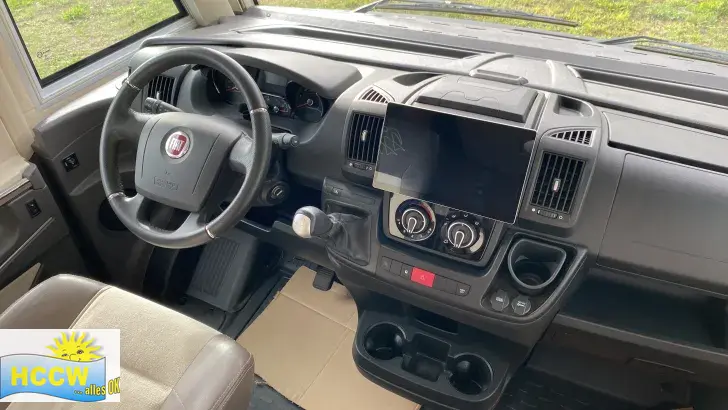 NAVIGATION Knaus Sky i 700 LEG
