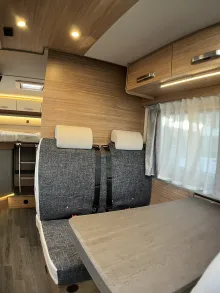 Fahrzeugbild Weinsberg CaraSuite 650 MEG Automatikgetriebe/155 PS #13