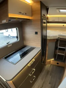 Fahrzeugbild Weinsberg CaraSuite 650 MEG Automatikgetriebe/155 PS #14