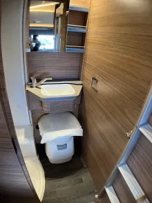 Fahrzeugbild Weinsberg CaraSuite 650 MEG Automatikgetriebe/155 PS #18