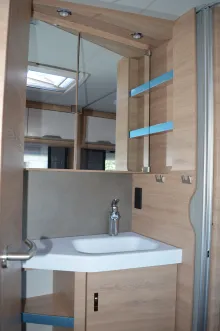 Fahrzeugbild Knaus Südwind 540 FDK Black Selection Kühlschrank 177 Liter #14