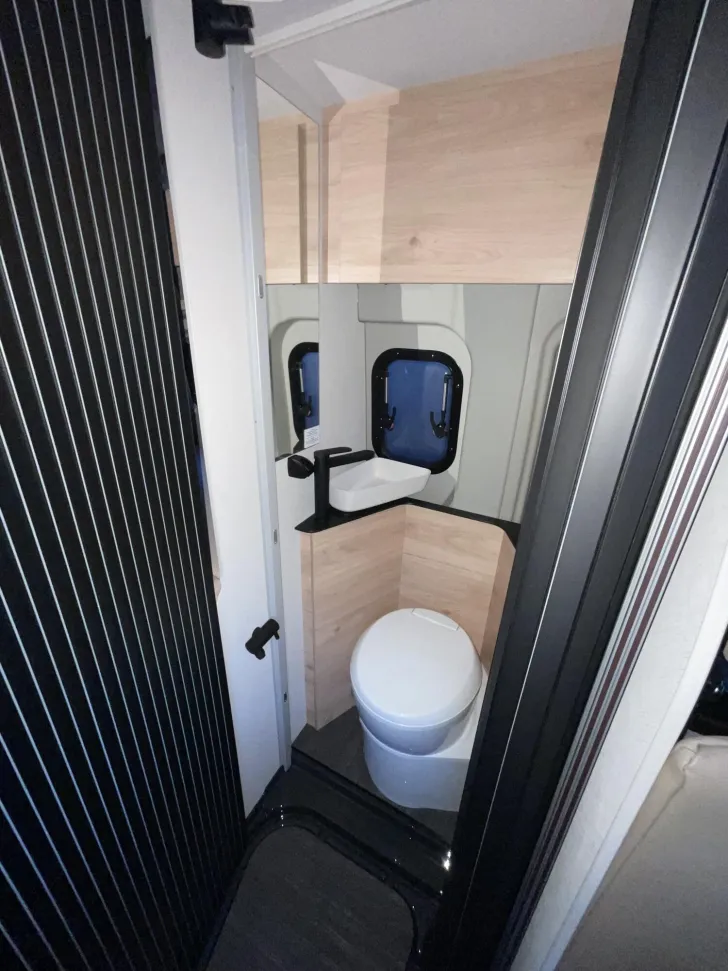 Fahrzeugbild Dethleffs Globetrail 540 DR Fiat Modelljahr 27 #17
