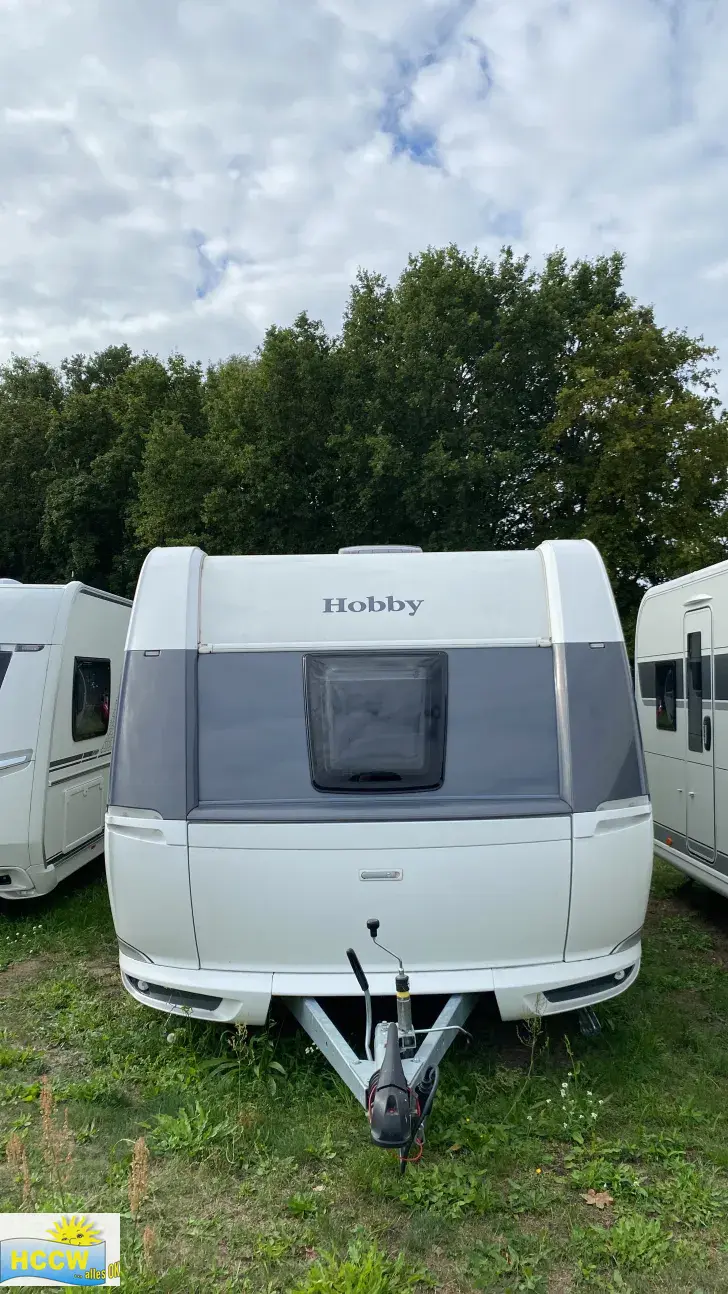 Frontal Vorne Hobby De Luxe 545 KMF Auflastung 2.000 kg