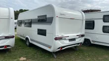 Schräg Hinten Hobby De Luxe 545 KMF Auflastung 2.000 kg