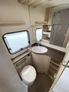 Toilette Hobby De Luxe 545 KMF Auflastung 2.000 kg