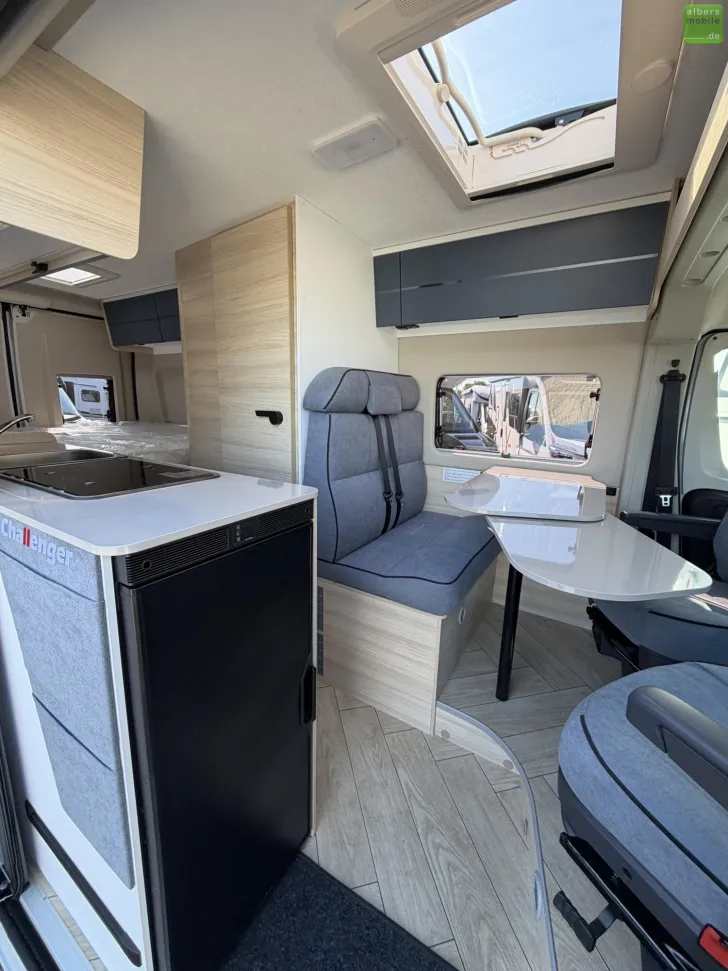 Fahrzeugbild Challenger Van Break Edition Light V114 Markise Solar 140PS #9