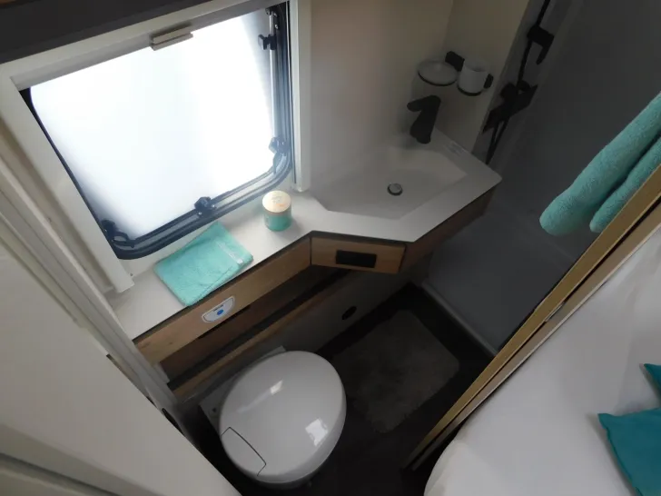 Fahrzeugbild Dethleffs Camper 530 FSK Toilette alternativ, Combi6E, ATC #15