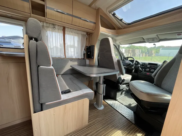 Fahrzeugbild Sunlight T 68 Orangecamp baugleich #11