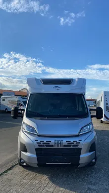 Frontal Vorne Carado T 447 ohne Hubbett