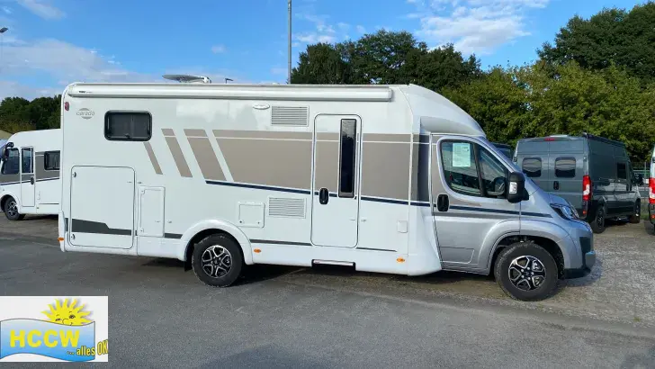 Seitlich Carado T 447 ohne Hubbett