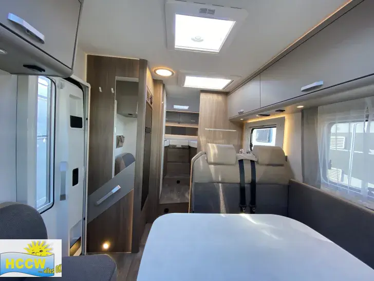 Sicht vorne-hinten Carado T 447 ohne Hubbett