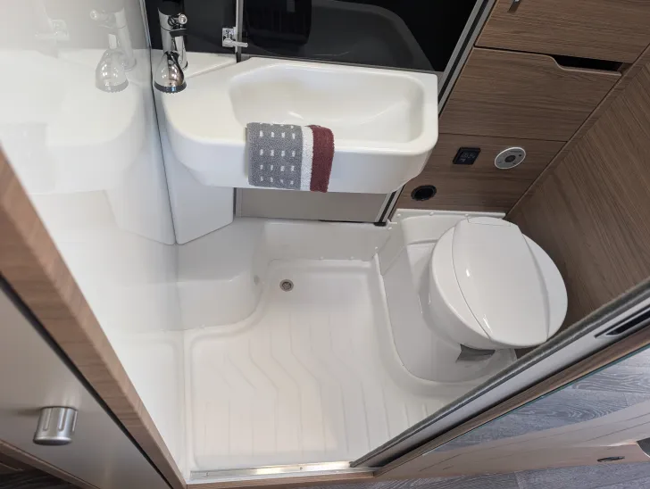 Fahrzeugbild Knaus Van TI 650 MEG VANSATION Automatik mit Solar+Klima #14