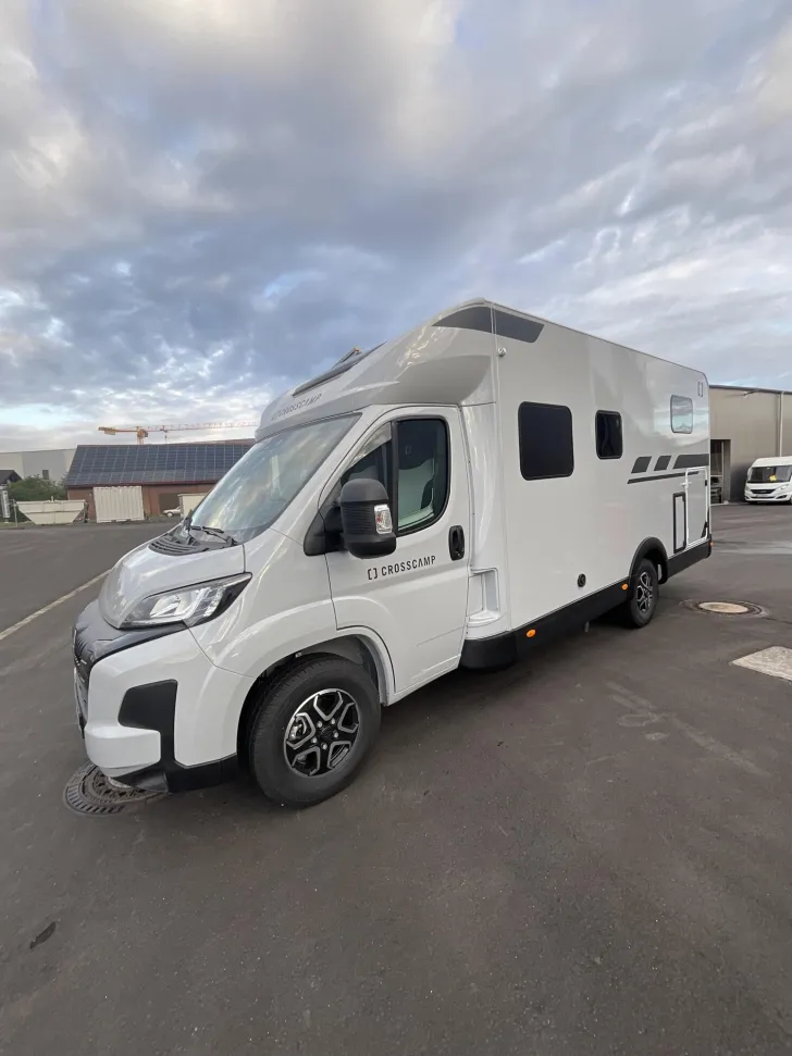 Fahrzeugbild Crosscamp EXPDN 7.0 E Peugeot #1
