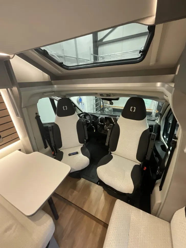 Fahrzeugbild Crosscamp EXPDN 7.0 E Peugeot #11