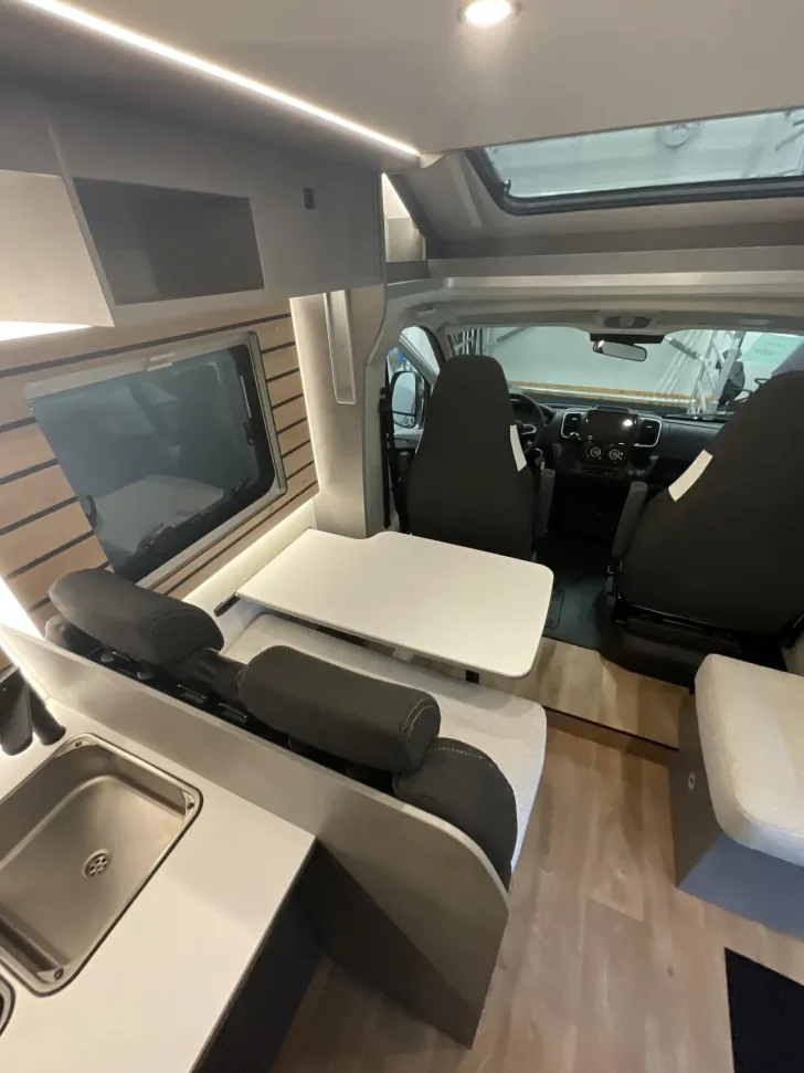 Fahrzeugbild Crosscamp EXPDN 7.0 E Peugeot #14