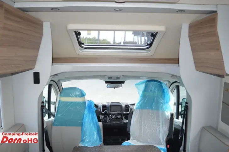 Fahrzeugbild Bürstner B66 690 TD Sunroof #9