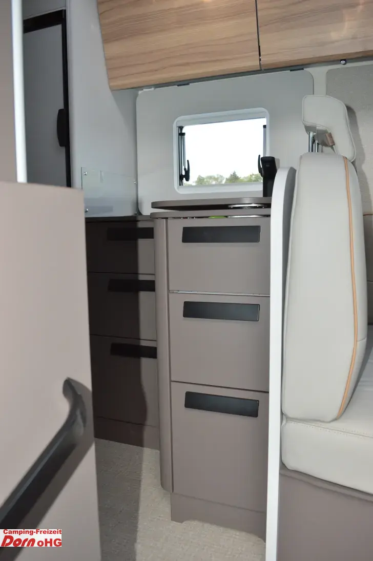 Fahrzeugbild Bürstner B66 690 TD Sunroof #28