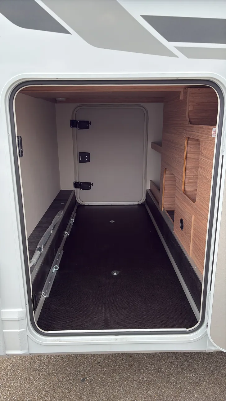 Heckgarage Weinsberg CaraSuite 700 ME Sofort verfügbar Modell 27