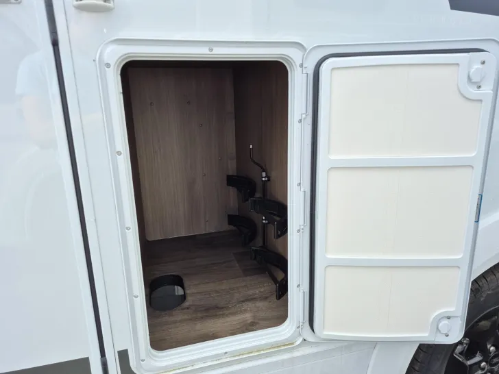 Fahrzeugbild Carado Edition26 T Ford 447 Solar/markise #7