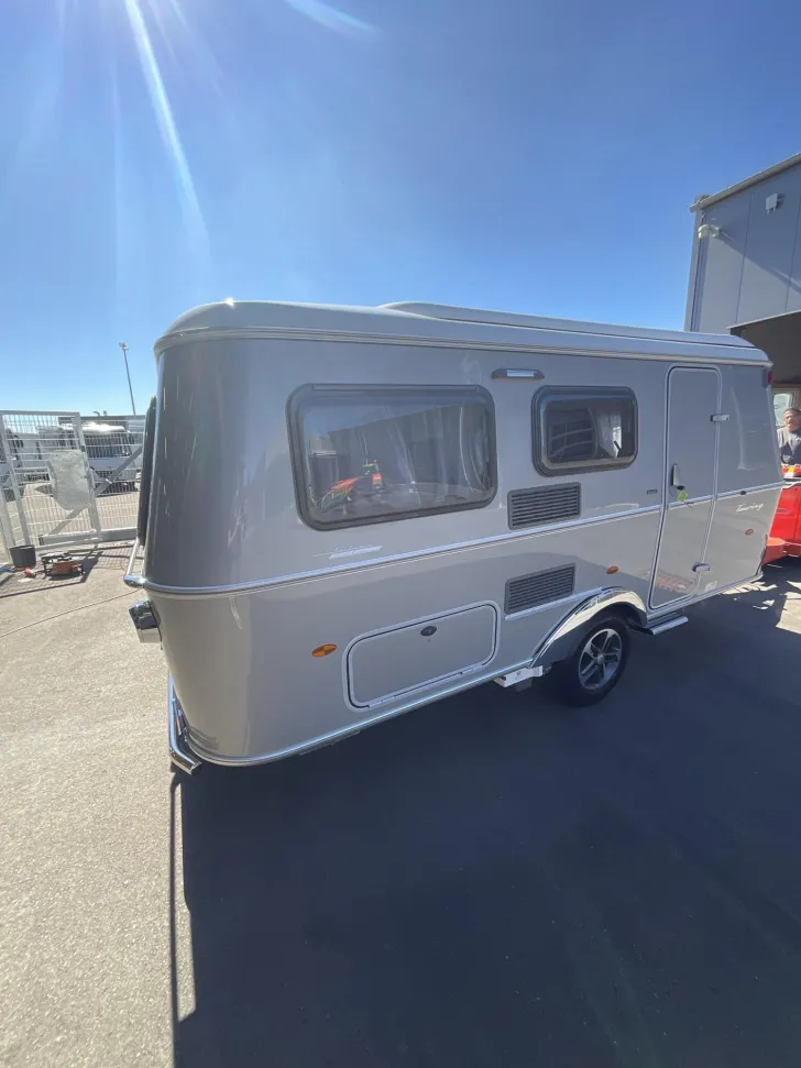 Fahrzeugbild Hymer Eriba Eriba Touring 530 Silver Edition, Mover, Autark #3
