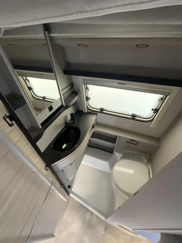 Fahrzeugbild Hymer Eriba Eriba Touring 530 Silver Edition, Mover, Autark #7