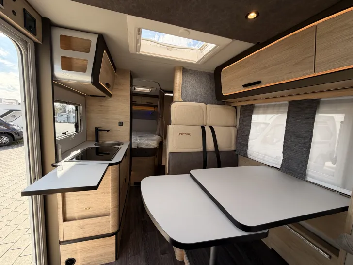 Fahrzeugbild Weinsberg CaraCompact EDITION PEPPER 600 MF 2027, AHK, Rahmenfenster S7 #11