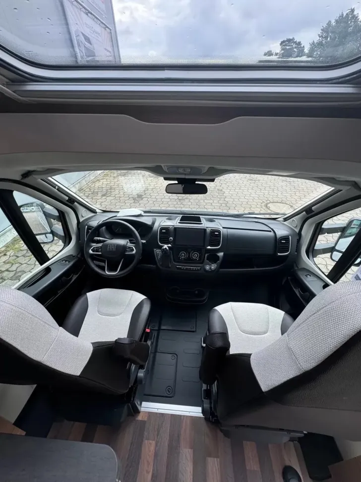 Fahrzeugbild Weinsberg CaraCompact EDITION PEPPER 600 MEG Miet -Fz. #9