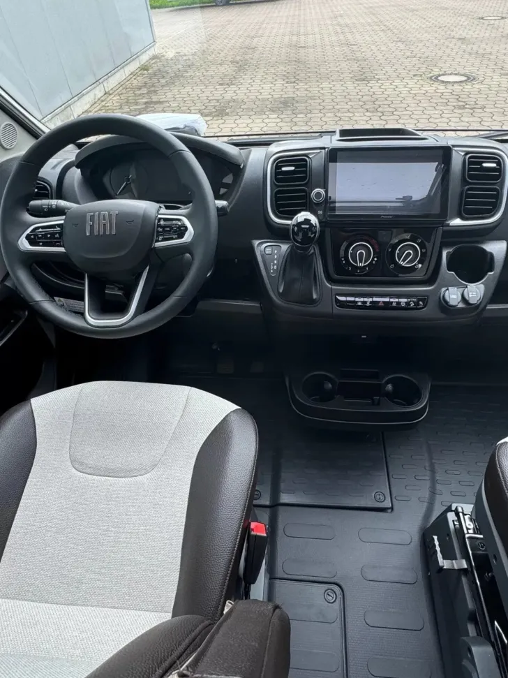 Fahrzeugbild Weinsberg CaraCompact EDITION PEPPER 600 MEG Miet -Fz. #10
