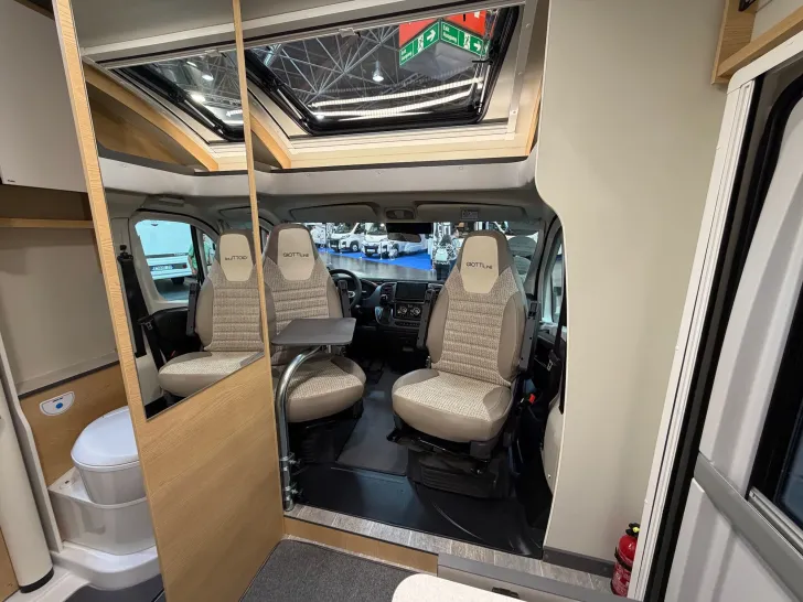 Fahrzeugbild GIOTTILINE Siena 340 Premiere Edition Rundsitzgruppe #15