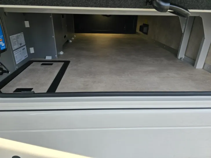 Fahrzeugbild Concorde Charisma 910 LI #15