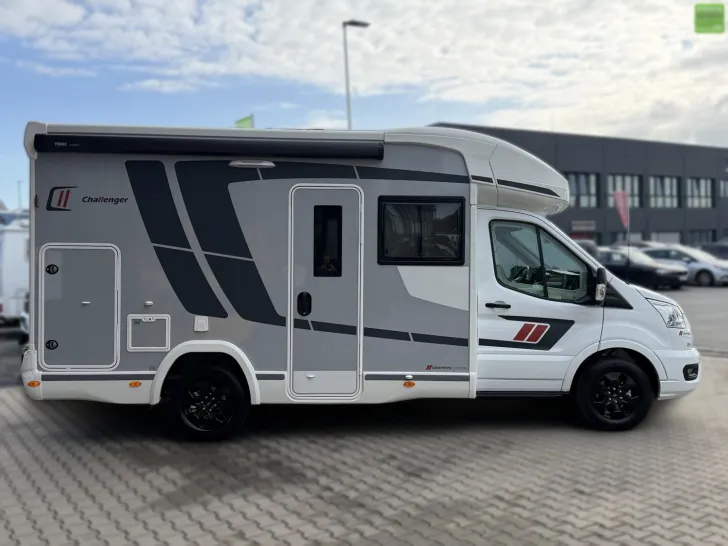 Fahrzeugbild Challenger Teilintegriert Graphite Edition 250 Arctic AT #4