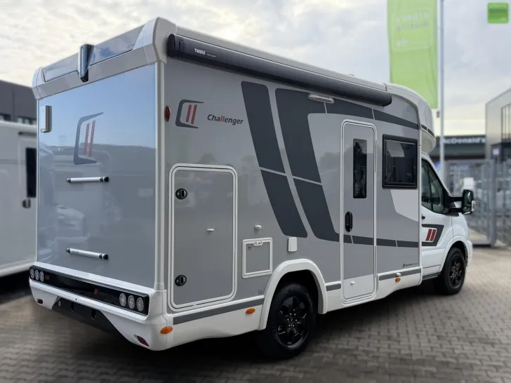 Fahrzeugbild Challenger Teilintegriert Graphite Edition 250 Arctic AT #5