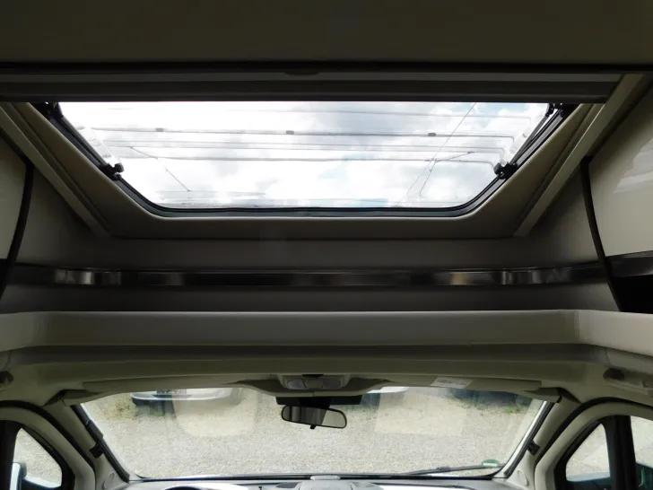 Fahrzeugbild Laika Ecovip L 2009 200AhLithium+Wechselrichter+Solar+ #8