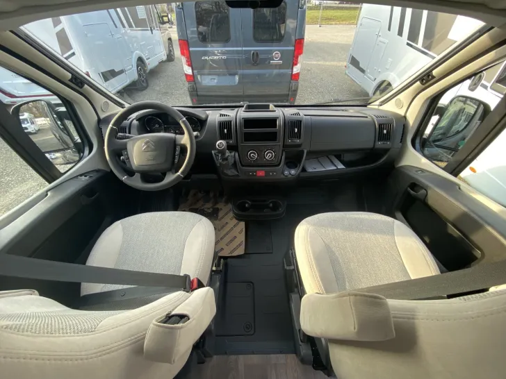 Fahrzeugbild Carado pro CV 640 Günstiger CV 640 #9
