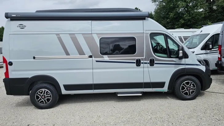 Fahrzeugbild Carado pro CV 600 Mietwagen Autom. & Schlafdach #3