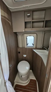 Fahrzeugbild Carado pro CV 600 Mietwagen Autom. & Schlafdach #15